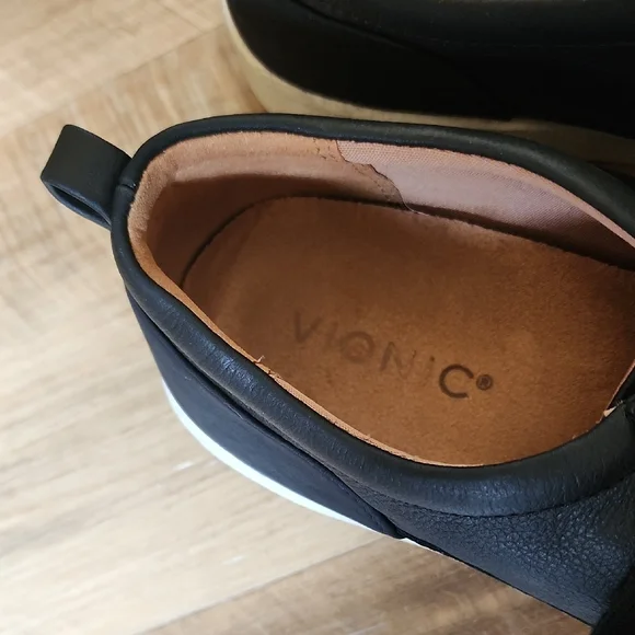 Vionic Winny Black Leather Lace-Up Sneakers - Picture 4 of 8